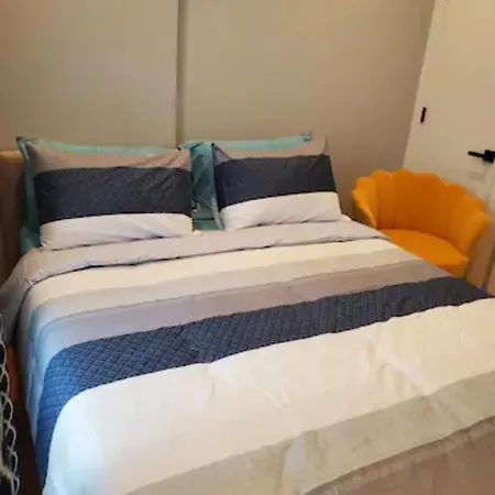 Located 10 Minutes From Jfk Airport