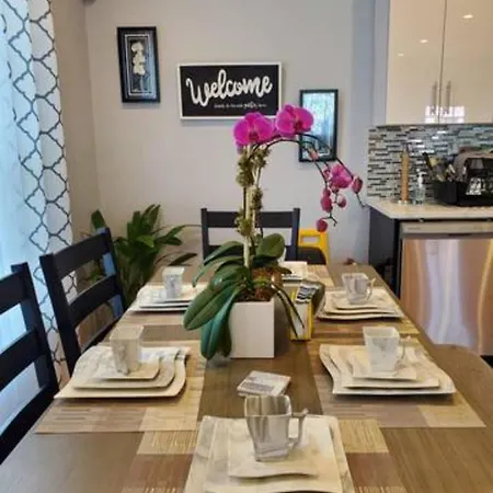 Located 10 Minutes From Jfk Airport * New York