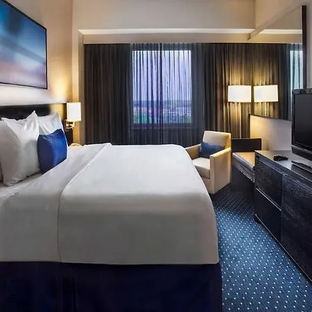 Hotel Courtyard By Marriott Jfk Airport 3*