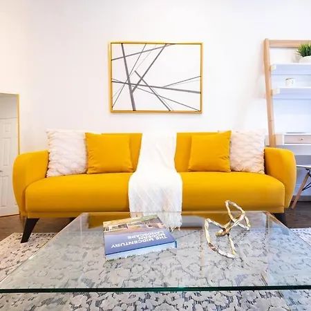 69-3c Stylish Lower East East 1br Brand New