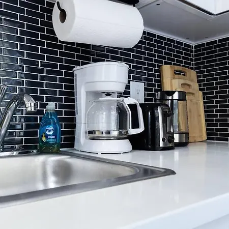 69-2d Stylish Lower East Side 1br Brand New New York