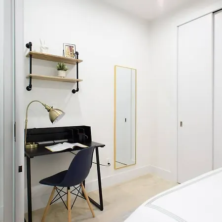 Apartment 78-2b New Furnished 1br Wd Walk To Park