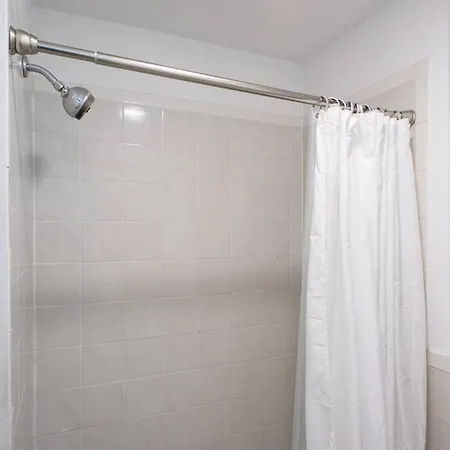 Apartment 428-3r Spacious Prime Midtown 2br Newly Furnished