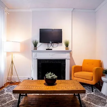 61-2c Prime Ues 2br Newly Furnished Value Apartment