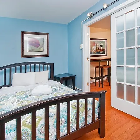 Superior Midtown East Apartment