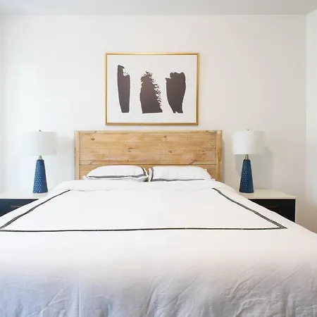 454-3w Prime Location 2br Newly Furnished Sleeps 5 New York