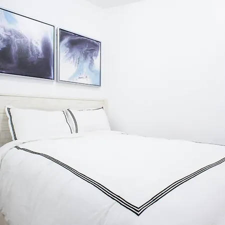 454-3w Prime Location 2br Newly Furnished Sleeps 5 Apartment *
