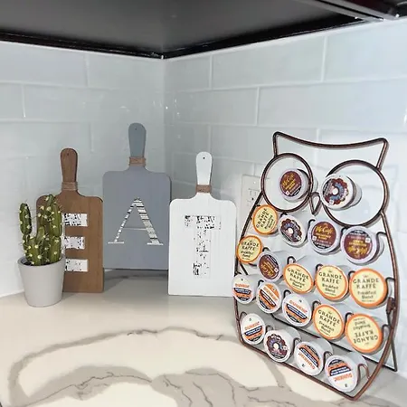 Cozy 1 Bedroom With Outdoor Patio Space