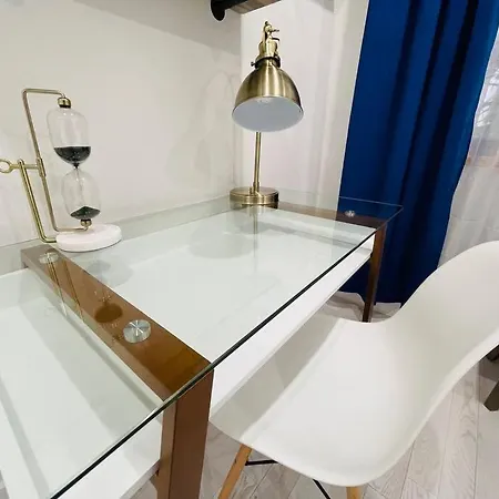 Apartment 78-3a Luxury Brand New Modern 1br W&d