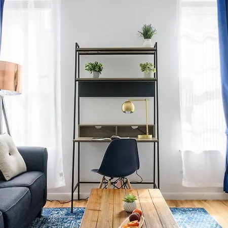 428-3r Spacious Prime Midtown 2br Newly Furnished * New York