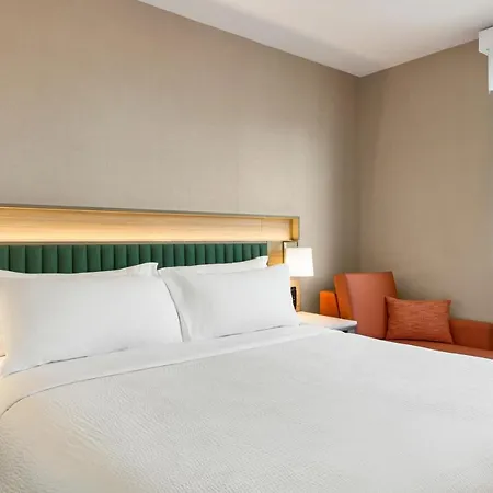 Lic - Laguardia West, An Ihg