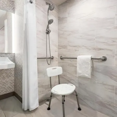 Hotel Lic - Laguardia West, An Ihg New York