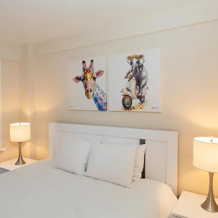 Excellent Studio At Midtown East Apartment *
