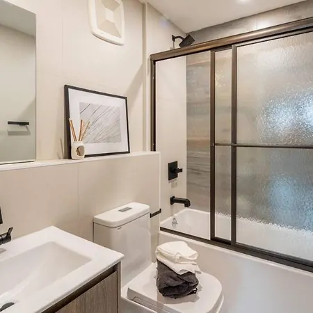 Chic Mezzanine Loft With Rooftop And Shoreline Nearby At 