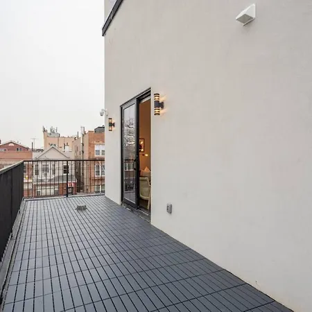 Chic Mezzanine Loft With Rooftop And Shoreline Nearby At 