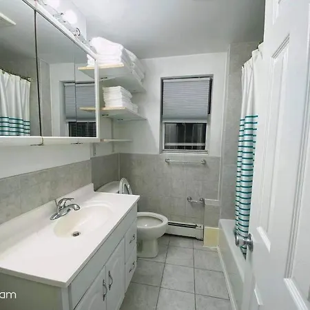 Beautiful 4 Bedroom For Groups New York