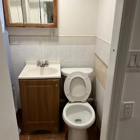 A Cozy In Queens Guest house *