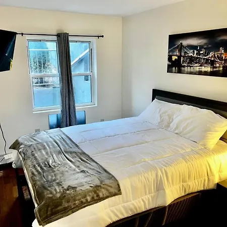 Beautiful & Huge 2 Bed Duplex Apartment