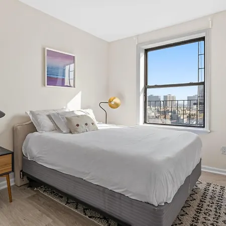 Apartment Modern 2br In Upper Manhattan With Washer And Dryer