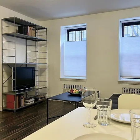 Close To All! 2-room In A 1-family Townhouse * New York