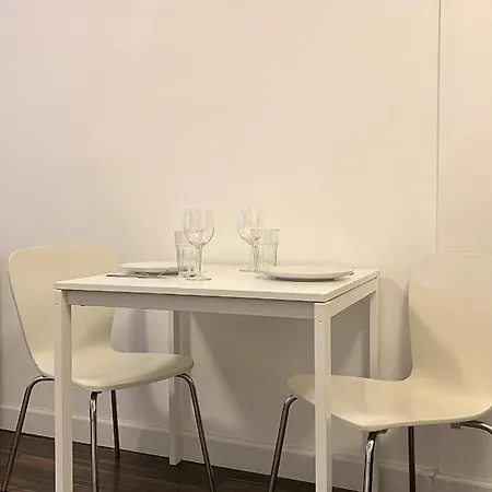 Close To All! 2-room In A 1-family Townhouse Apartment New York