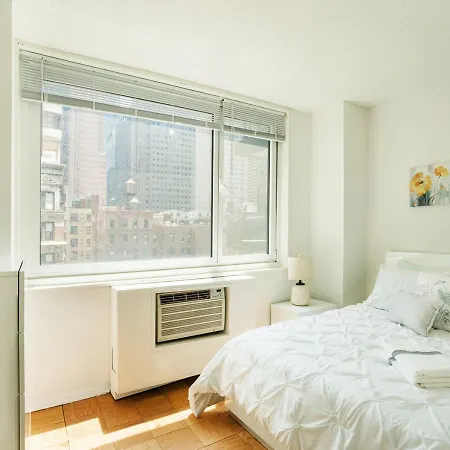Stunning 2 Bedroom At Columbus Circle Apartment *