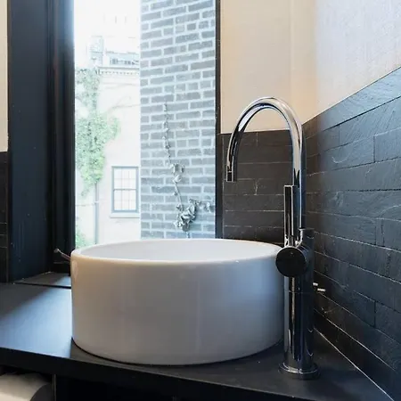 E10-3 3br Designer Townhouse *