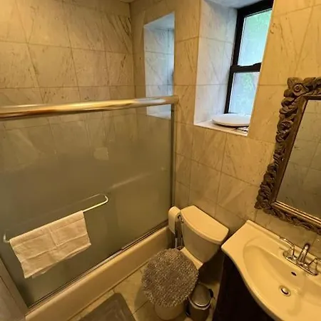Super Cozy Entire In Upper East Side Apartment