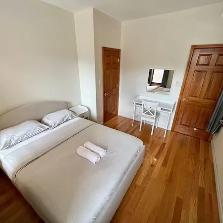 Super Cozy Entire In Upper East Side Apartment