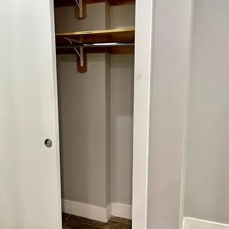Hotel Cozy In Bronx With Good Bedrooms *