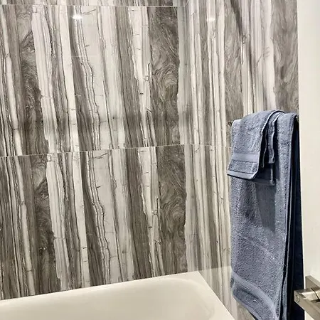 Hotel Cozy In Bronx With Good Bedrooms