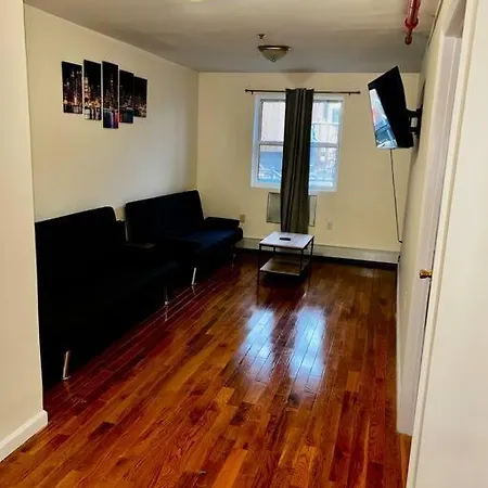Apartment Beautiful & Huge 2 Bed Duplex *