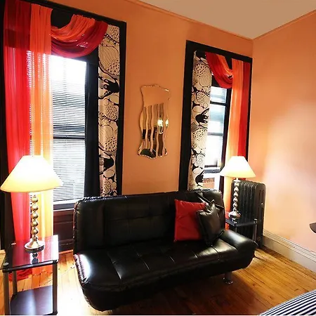 Hotel The International Cozy 3*