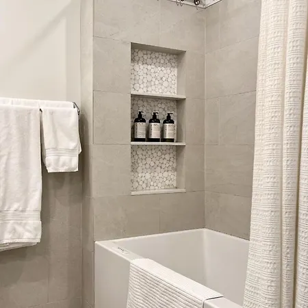 Apartment Close To All! 2-room In A 1-family Townhouse