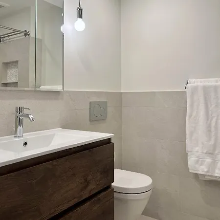 Close To All! 2-room In A 1-family Townhouse Apartment New York