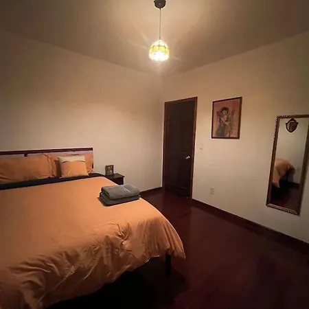 Apartment Antique Victorian 2 Bedroom Best Location