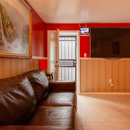 Large Apt, One Block To Train Apartment New York