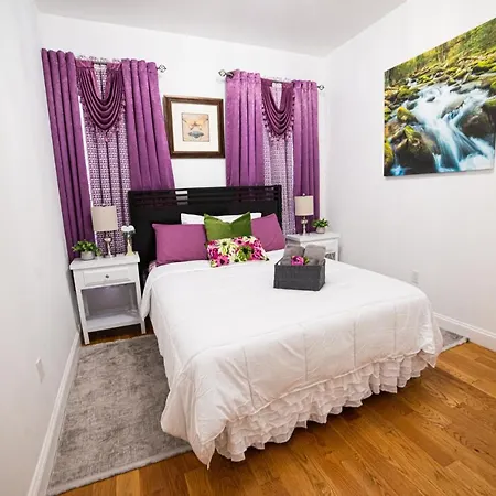 Homestay Floor With Skylight Brooklyn