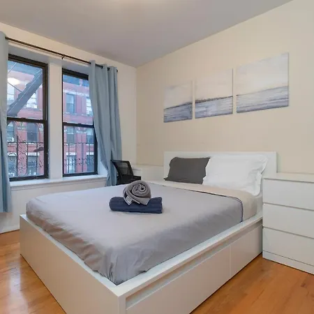 Corporate Suites On Upper East Side Apartment *