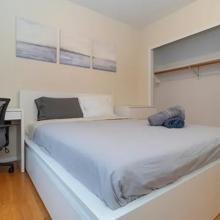 Corporate Suites On Upper East Side Apartment