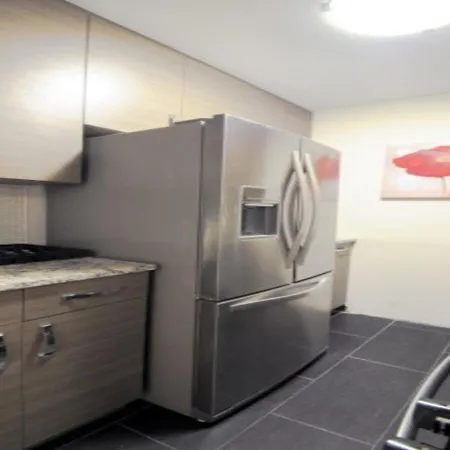 Apartment Two Bd At Midtown East