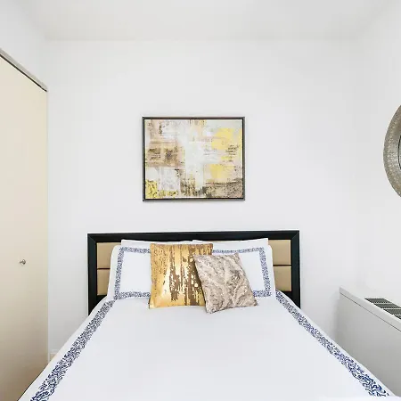 Fantastic 2br At Financial District Apartment New York