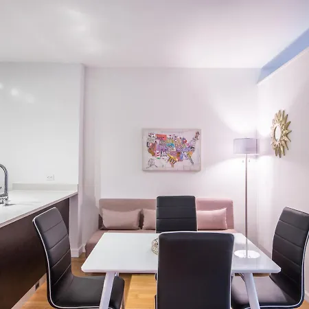 Unique Two Bedroom At Upper West Side Apartment *