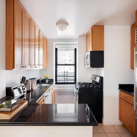 Luxurious 3 Beds 2 Baths By Park Apartment