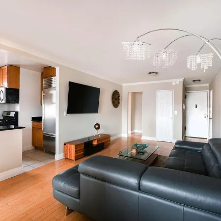 Apartment Luxurious 3 Beds 2 Baths By Park *