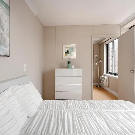 Apartment Luxurious 3 Beds 2 Baths By Park *