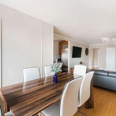 Apartment Luxurious 3 Beds 2 Baths By Park New York