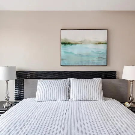 Apartment Luxurious 3 Beds 2 Baths By Park *