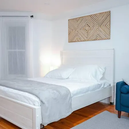 Modern Studio For Longer Stays Apartment