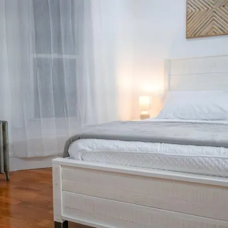 Modern Studio For Longer Stays Apartment *